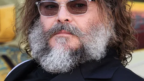 “内幕曝光：马赛队冲突导火索，主帅离任真相”